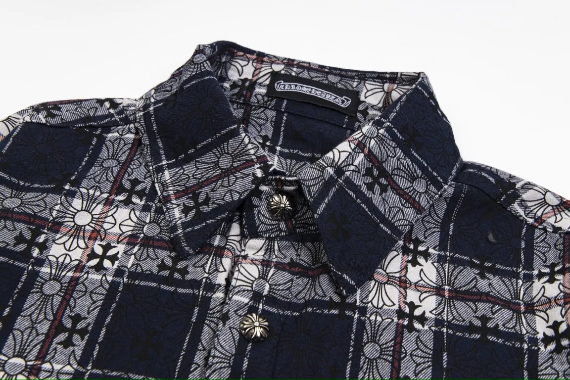 🅿️260 Chrome Hearts classic cashew flower cross all-over printed jacquard long-sleeved top couple casual shirt 1️⃣Customized original jacquard fabric, high-quality pure cotton jacquard plaid fabric, soft and comfortable to the touch, a very high-quality fabric! 2️⃣The details of the workmanship are perfectly controlled. The lining is made of vest hemming, and the cuffs are made of double cross leather labels. It is different from the ordinary version. The collar is also designed with interlining, which shows high-end fashion and personality. The style is fashionable, simple and elegant, and it is a very versatile jacket! 4⃣️Complete accessories, all customized with original versions! Same style for men and women Color: Cashew Purple Sizes: S, M, L, XL